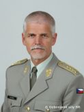 Minister obrany Martin Glv zablahoelal eskmu armdnemu generlovi Petrovi Pavlovi k zvoleniu za predsedu Vojenskho vboru NATO